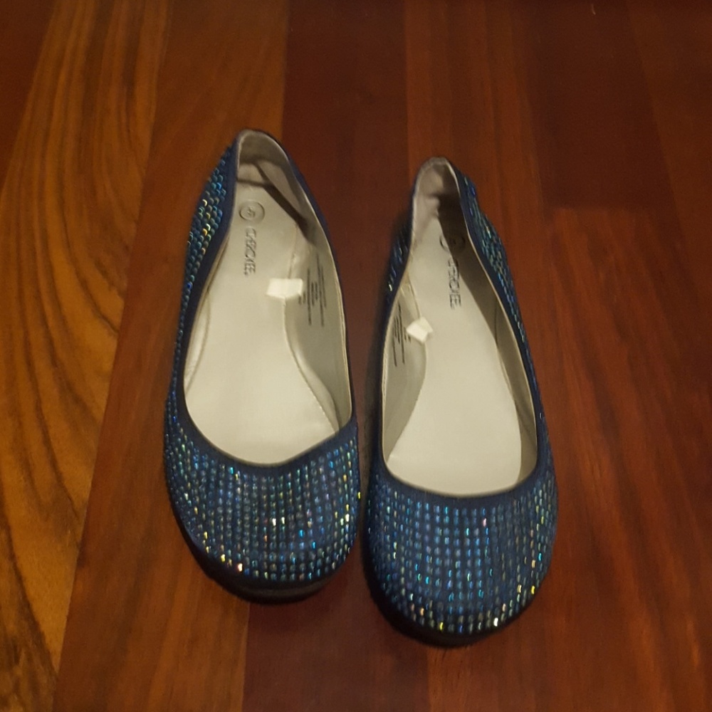 Girls dark blue studded shoes